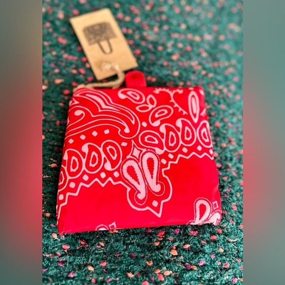 ‼️RARE‼️🎸Levi’s🎸🔥NWT🔥Bandana Tote Bag in Red - Picture 3 of 6